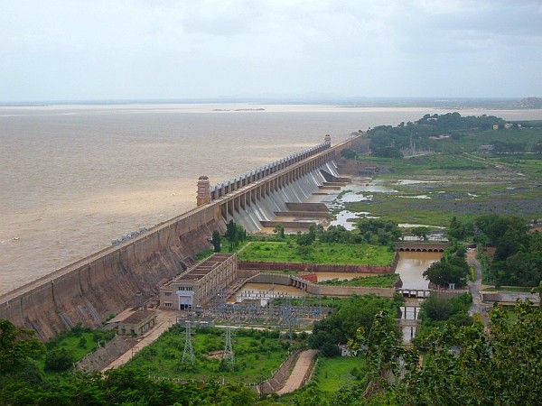 Panoramic view of dam in Africa IWMI full