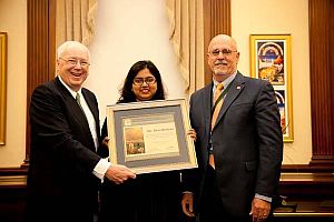 Aditi_Mukherji_receives_Norman_Borlaug_Award_300