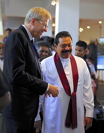 Jeremy Bird and President Mahinda Rajapaksa