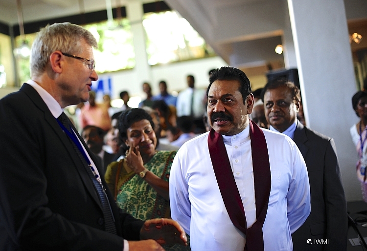The President during IWMI's presentations on its work in Sri Lanka.