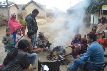 Meeting with farmers in Mahuyahi village on a cold winter day to discuss the formation of a second set of collectives