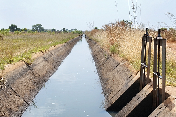Northern Region, Botanga, Right bank canal. Photo: Hamish John Appleby / IWMI