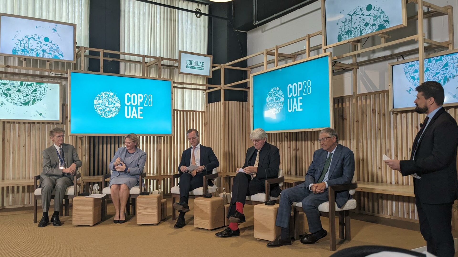 Speakers at the COP28 event: “Recognizing the power of partnership platforms to deliver COP28’s food system and agriculture agenda.” N. Birac / CGIAR